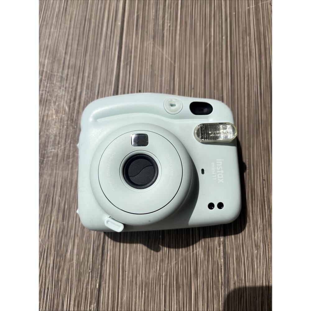 Fujifilm Instax Mini 11 Instant Camera - Sky Blue